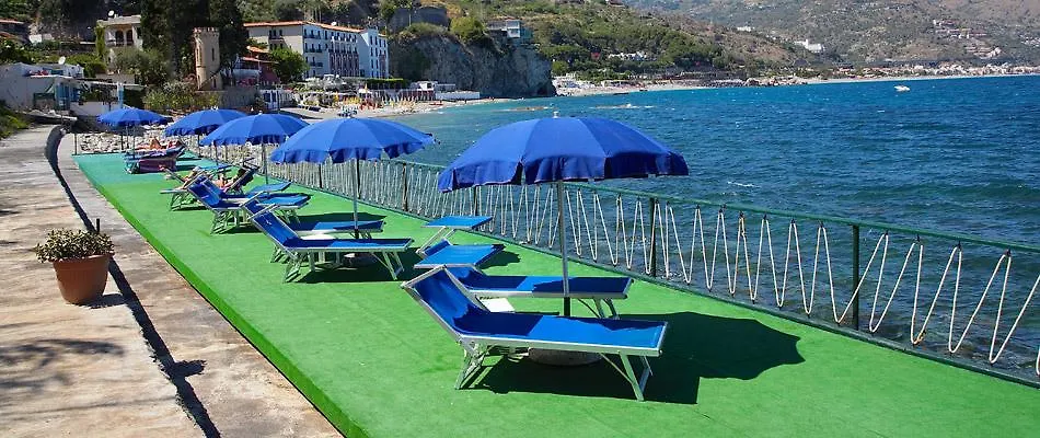 Hotel Baia Delle Sirene تاورمينا