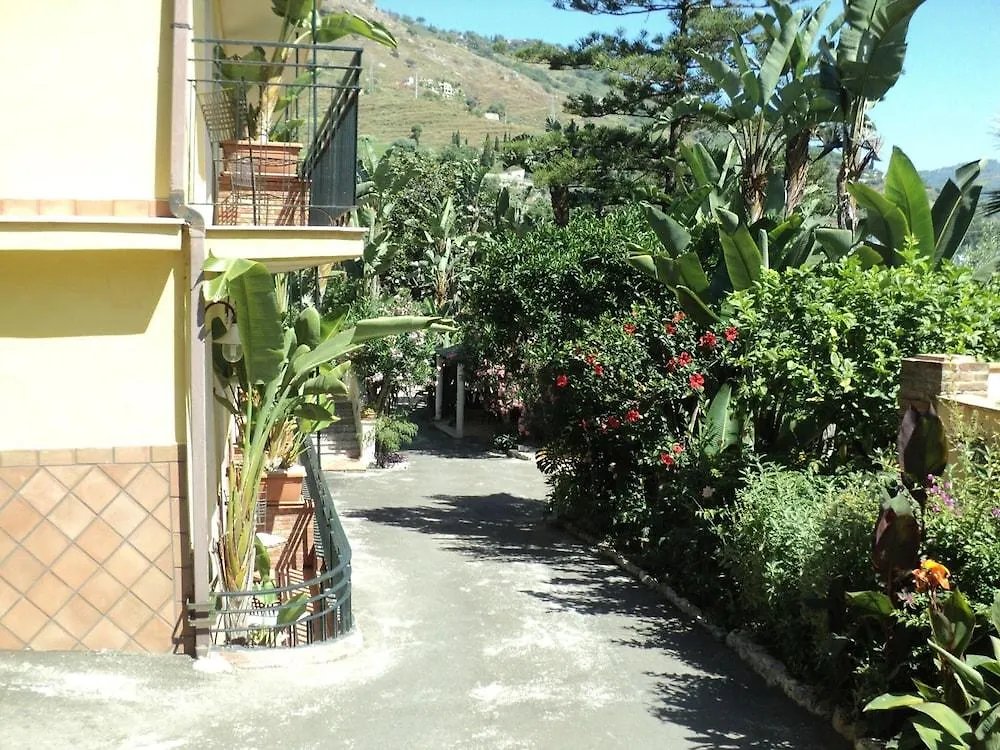 Hotel Baia Delle Sirene تاورمينا